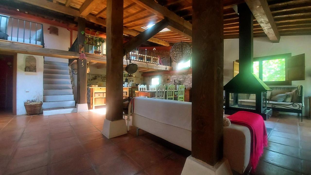 Гостевой дом Casa Corazon De Piedra En El Rio Dulce Арагоса Экстерьер фото